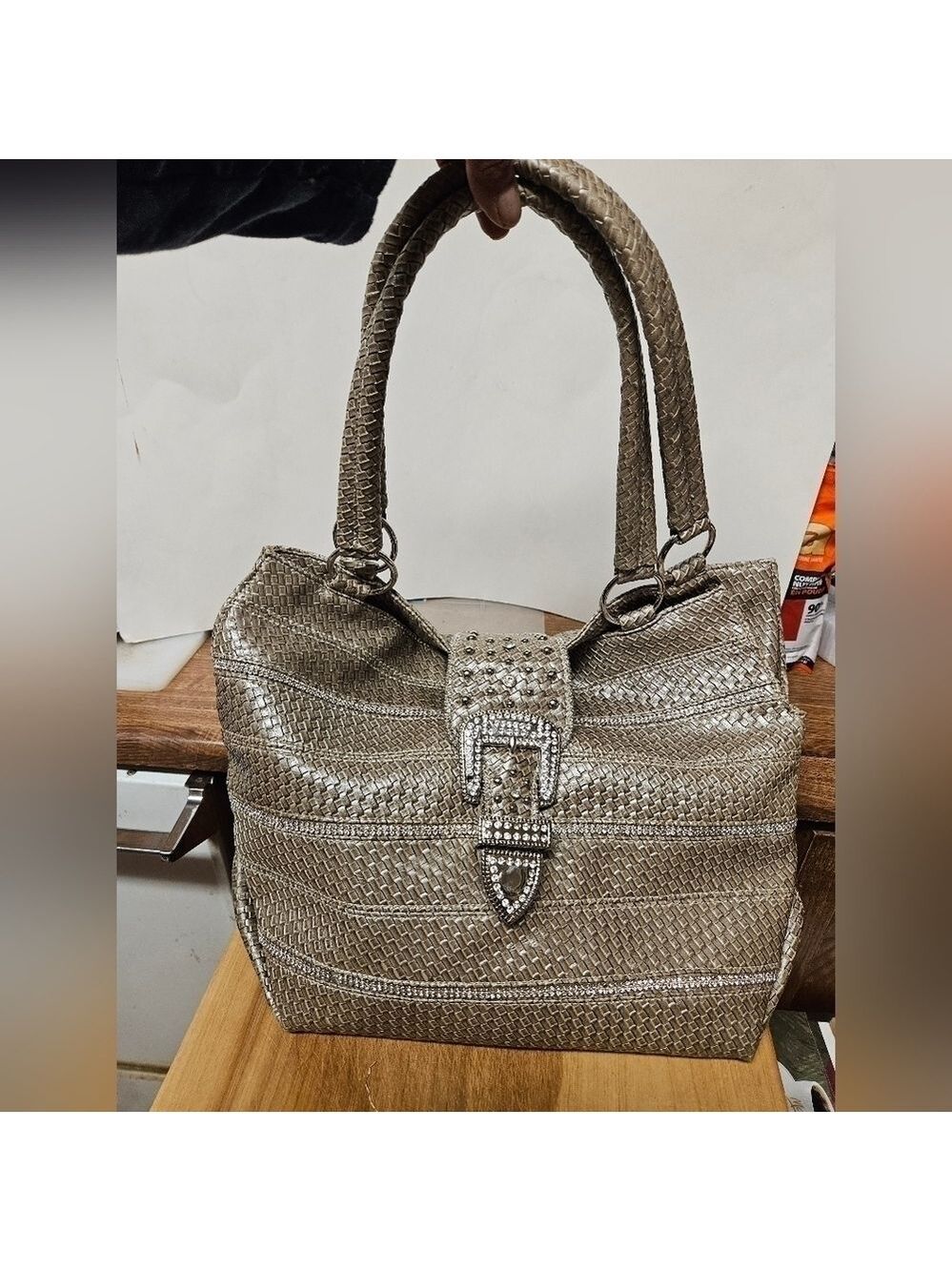 Illegible Brand Silver Weaved Shoulder Bag